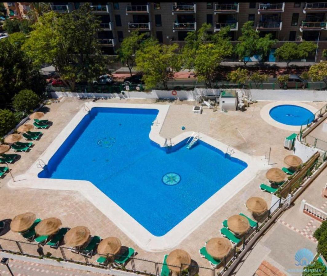 Apartment Great In The Piscis Building, Located In Coast